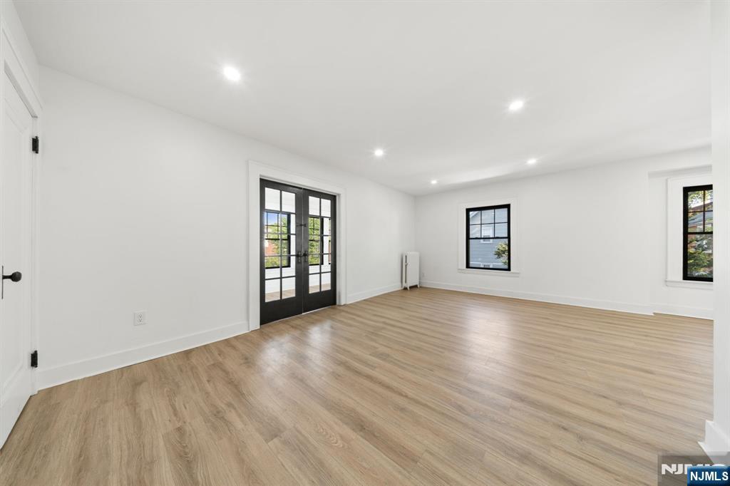 11 West Gouverneur Avenue, Unit 2 Rutherford, NJ 07070 - Photo 4 of 20