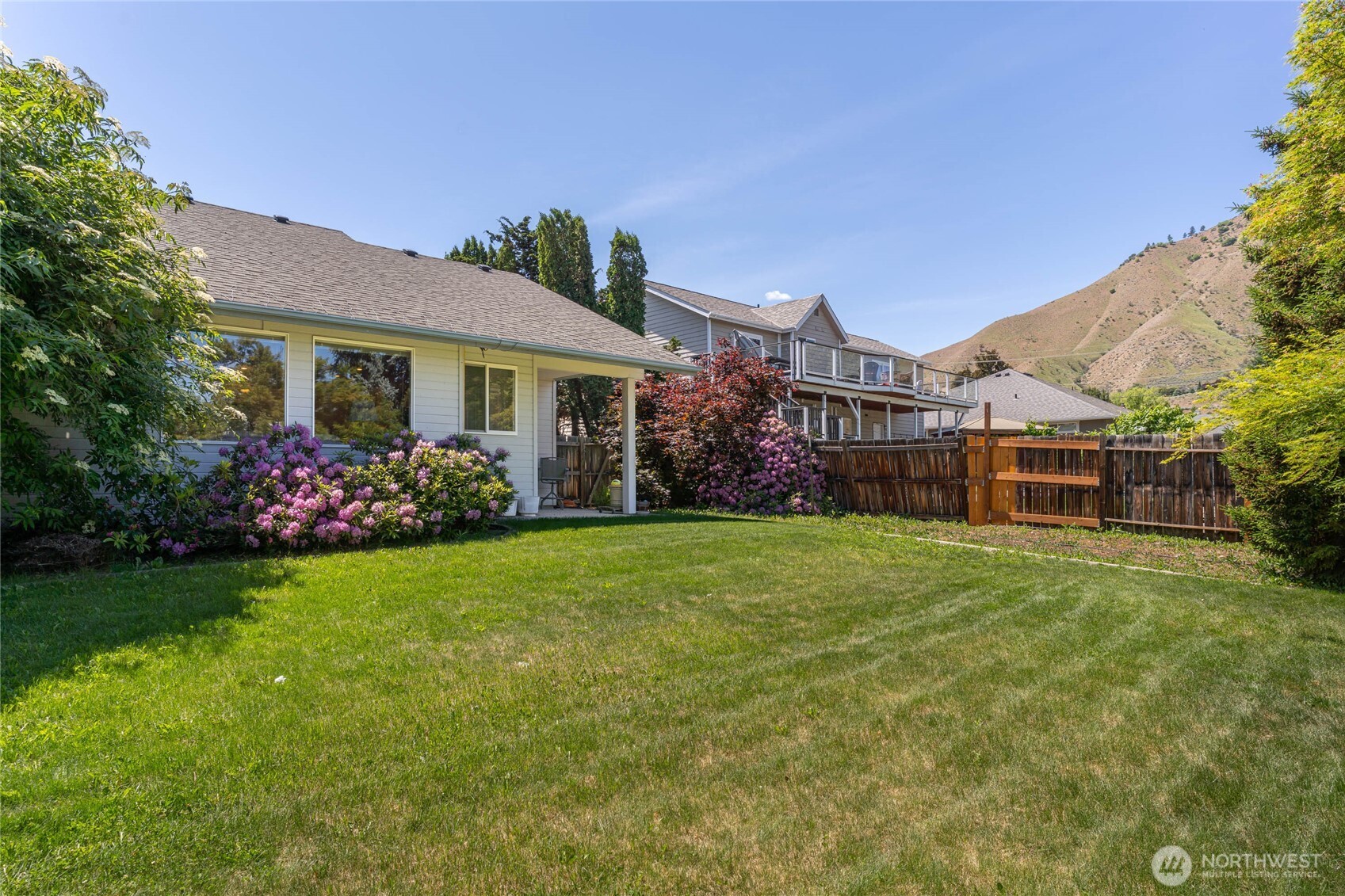 1720 Rainier Street Wenatchee, WA 98801 - Photo 5 of 32