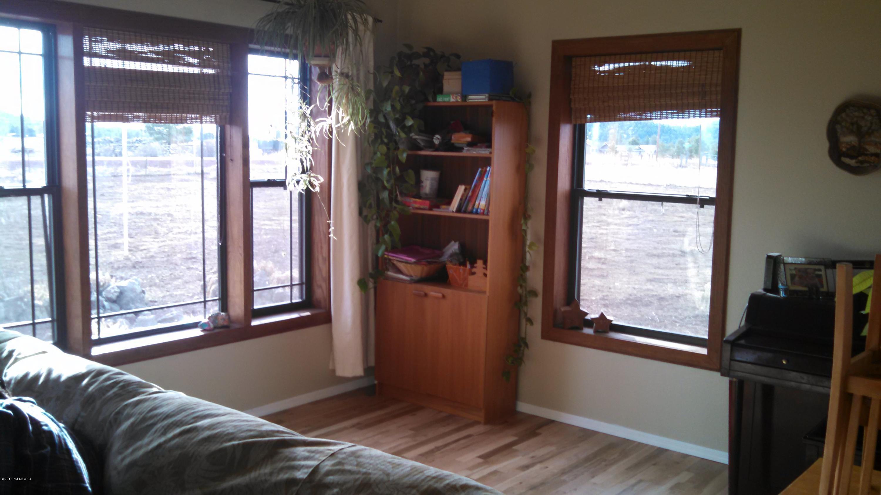 3224 Government Prairie Road Parks, AZ 86018 - Photo 4 of 27 corner living room