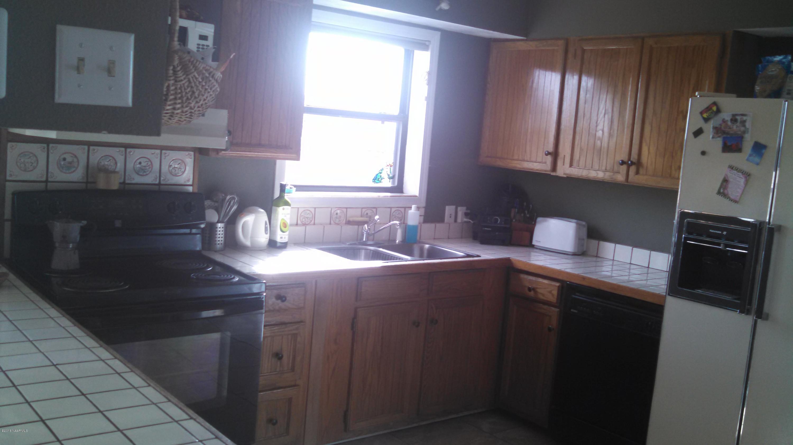 3224 Government Prairie Road Parks, AZ 86018 - Photo 7 of 27 Kitchen