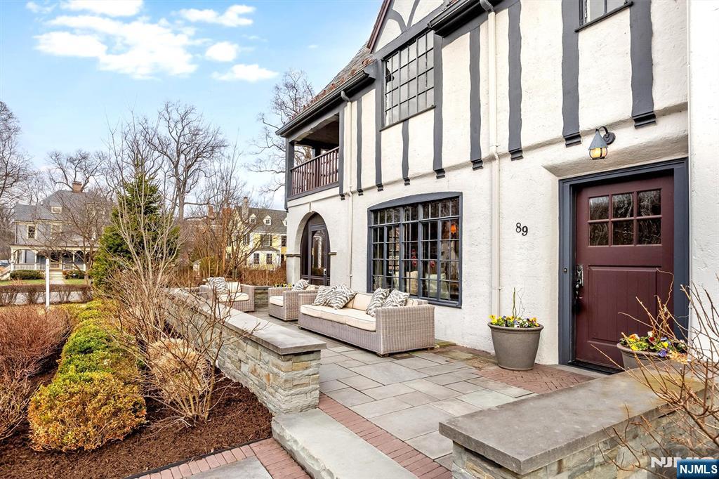 89 Douglas Road Glen Ridge, NJ 07028 - Photo 3 of 49