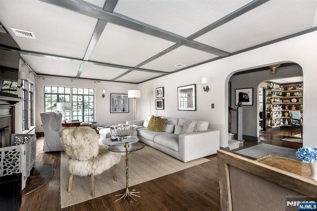 89 Douglas Road Glen Ridge, NJ 07028 - Photo 5 of 49