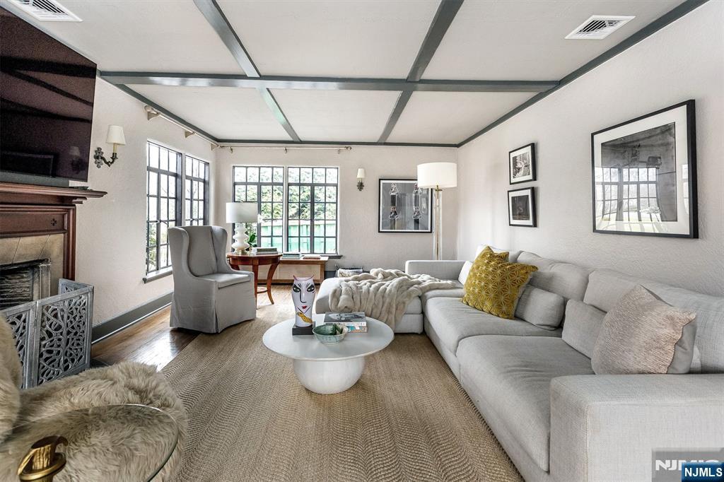 89 Douglas Road Glen Ridge, NJ 07028 - Photo 6 of 49