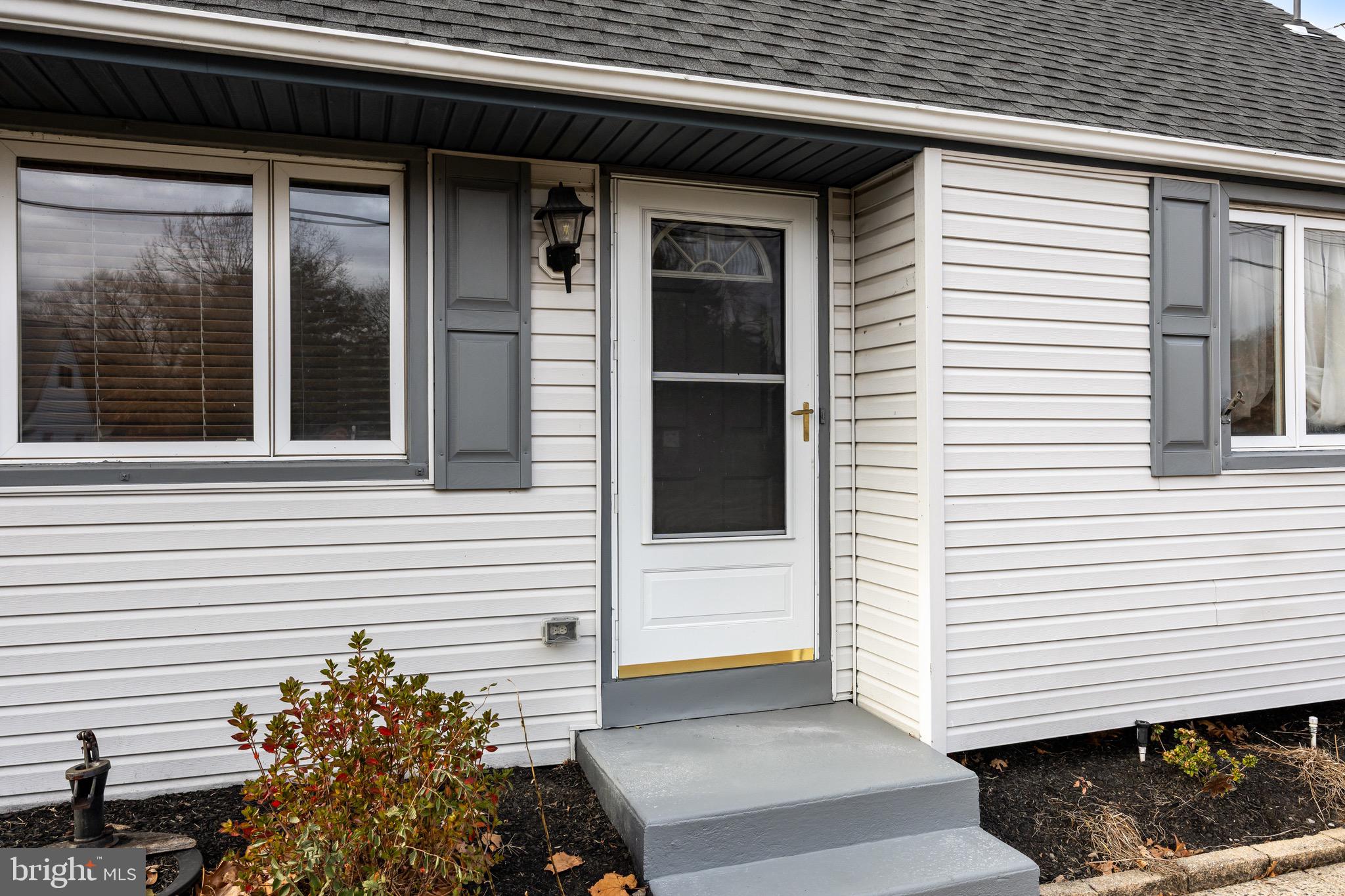 40 Mac Knight Drive Pine Hill, NJ 08021 - Photo 3 of 30