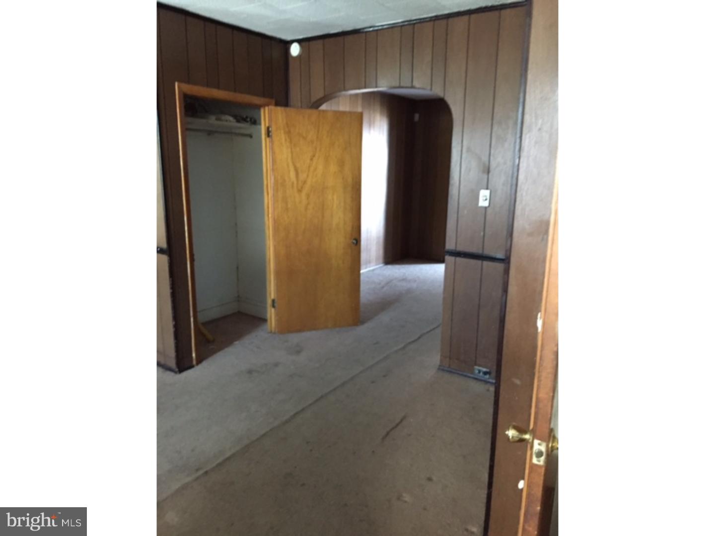 33 Sunshine Road Upper Darby, PA 19082 - Photo 5 of 12