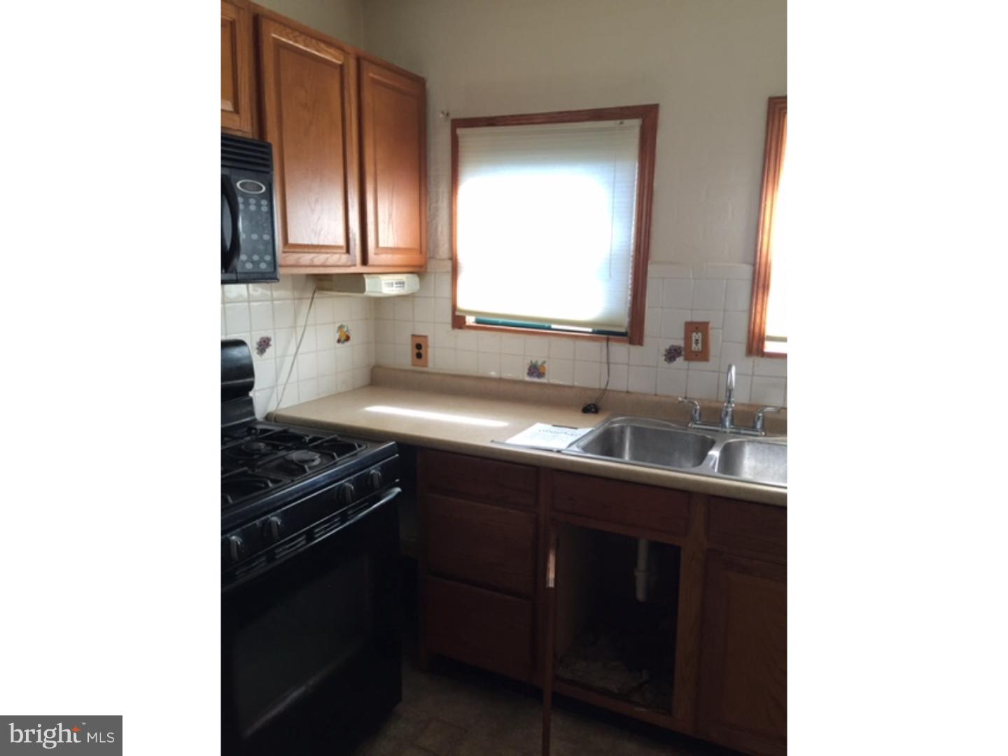 33 Sunshine Road Upper Darby, PA 19082 - Photo 6 of 12