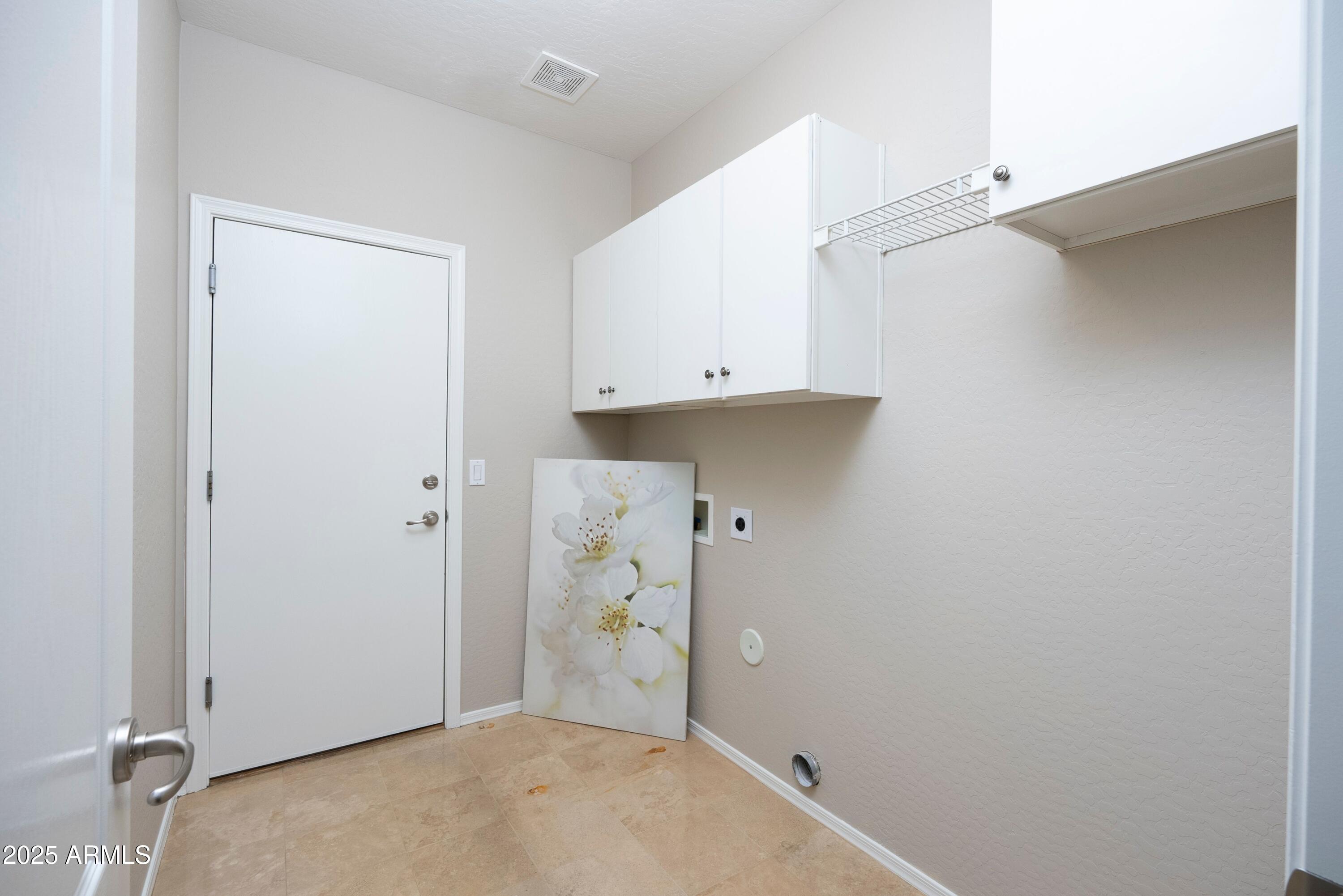 2115 West Harwell Rd. Phoenix, AZ 85041 - Photo 28 of 50 Laundry