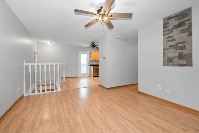 $2,700 | 8818 Fairway Drive, Orland Park, IL 60462