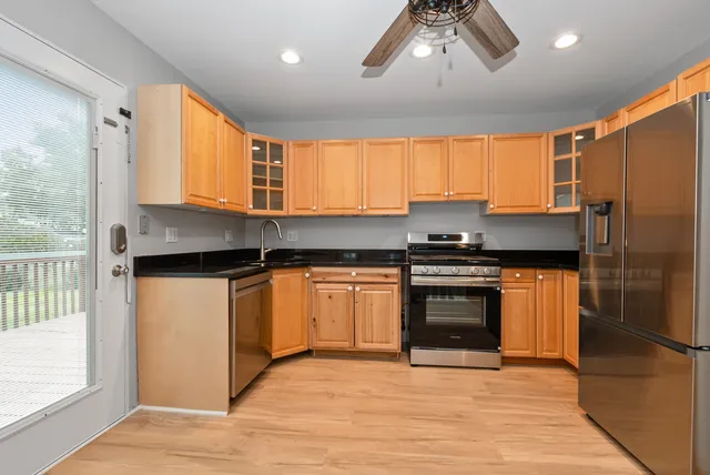 $2,700 | 8818 Fairway Drive, Orland Park, IL 60462