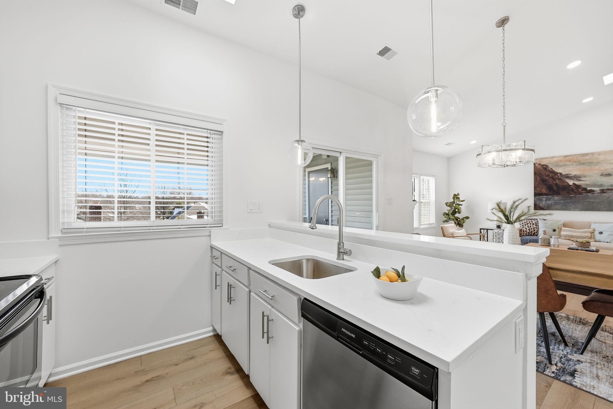 12940 Grays Pointe Road, Unit 12940C Fairfax, VA 22033 - Photo 4 of 28