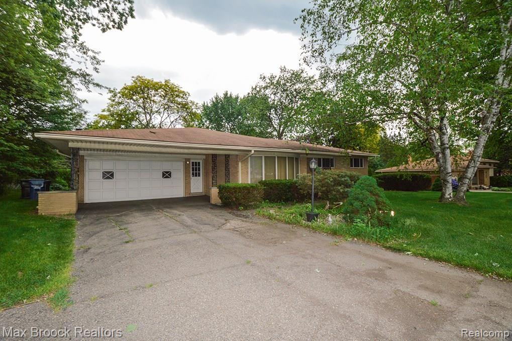 2180 West Avon Road Rochester, MI 48309 - Photo 1 of 23 DSC_0234.JPG