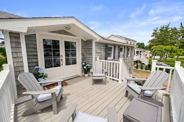 Upper deck front entrance