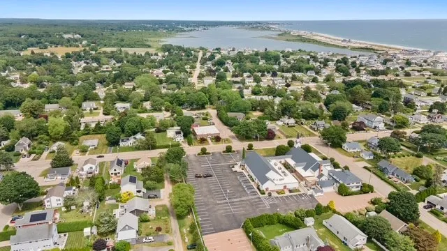 $2,600 | 6 Richmond Drive, Unit 1, Westerly, RI 02891