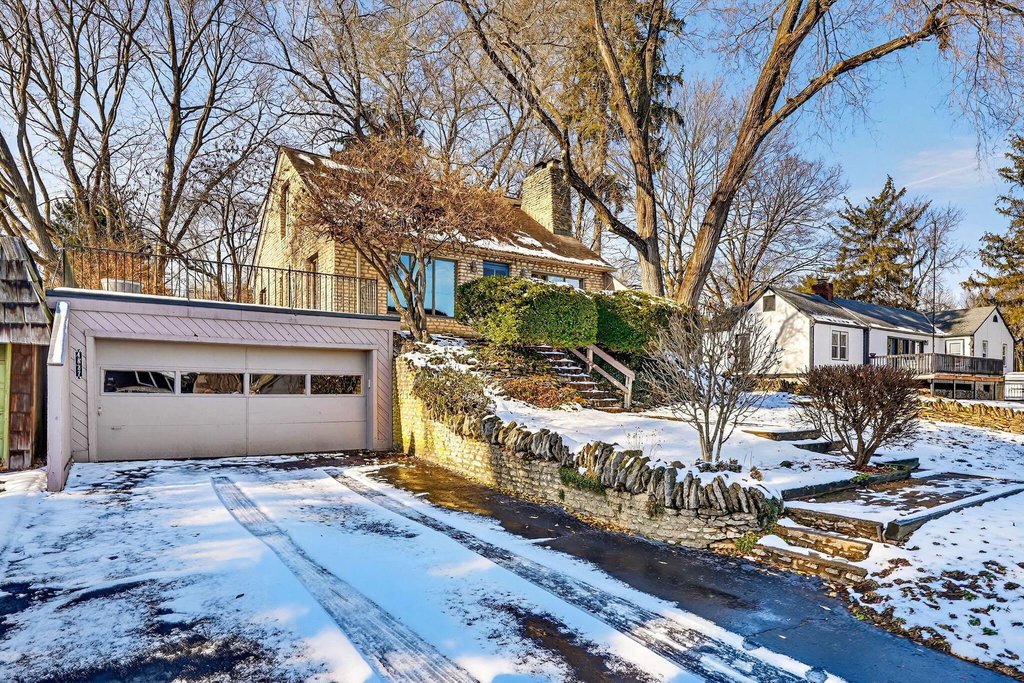 4827 Bellann Road Columbus, OH 43221 - Photo 2 of 85 DOUBLE-WIDE BLACKTOP DRIVEWAY