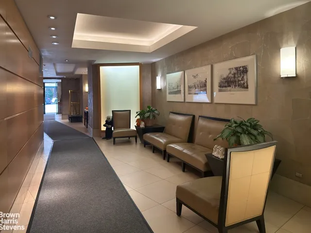 $669,000 | 55 East End Avenue, Unit 5F | Upper East Side