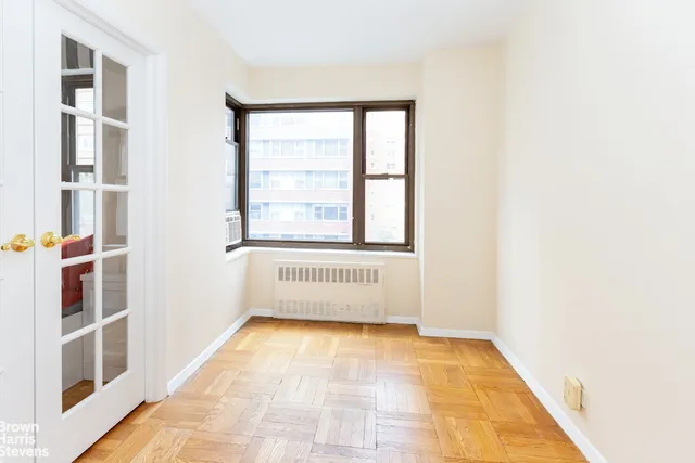$669,000 | 55 East End Avenue, Unit 5F | Upper East Side