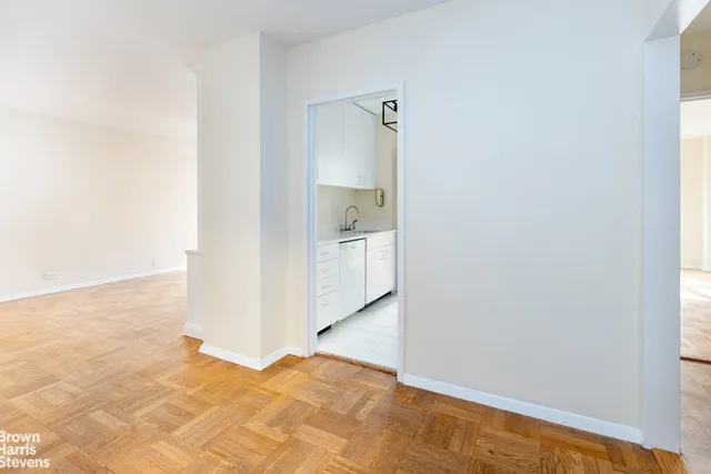 $669,000 | 55 East End Avenue, Unit 5F | Upper East Side