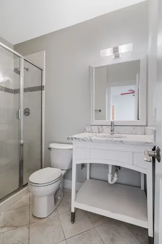 $2,800 | 2142 West Addison Street, Unit 3B, Chicago, IL 60618