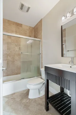 $2,800 | 2142 West Addison Street, Unit 3B, Chicago, IL 60618