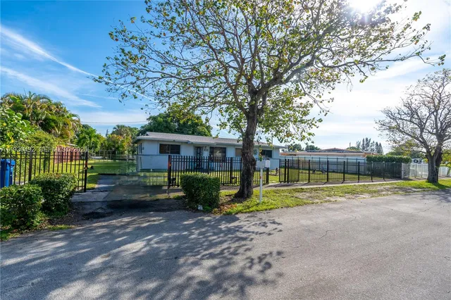 $600,000 | 17715 Northwest 55th Avenue, Miami Gardens, FL 33055