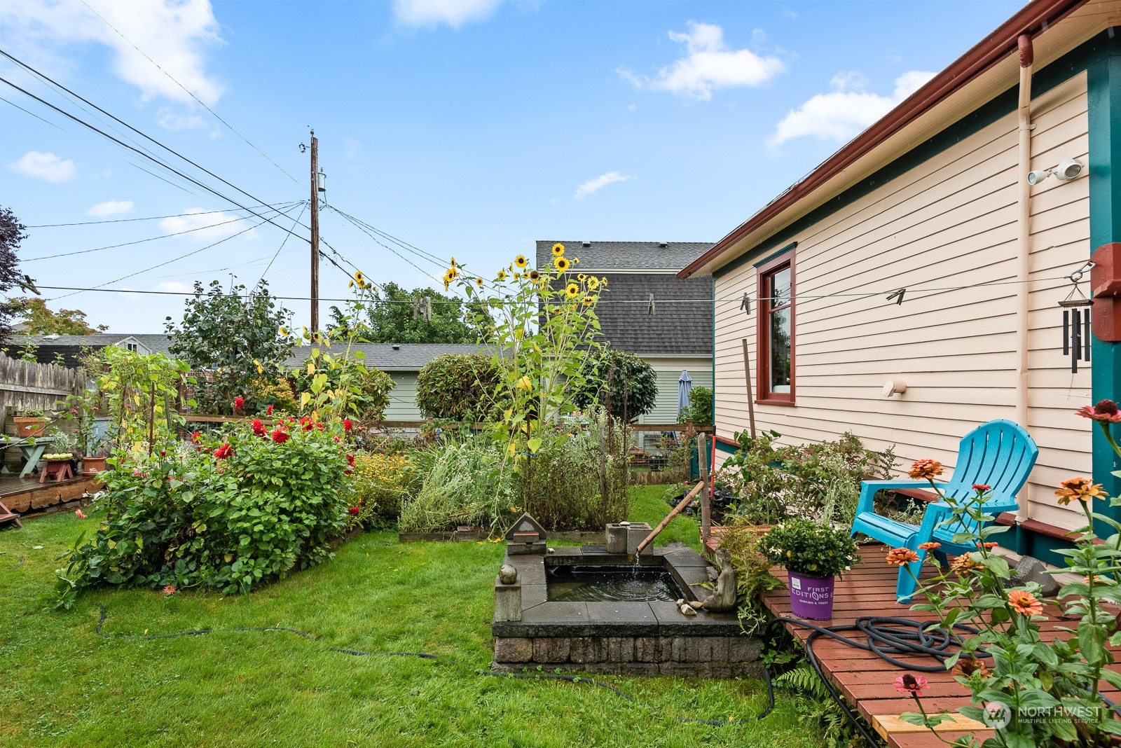 1211 Rucker Avenue Everett, WA 98201 - Photo 34 of 40 a front view of a house with a yard