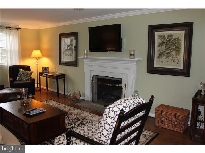 353 Old State Road Berwyn, PA 19312 - Photo 9 of 23 Living Room