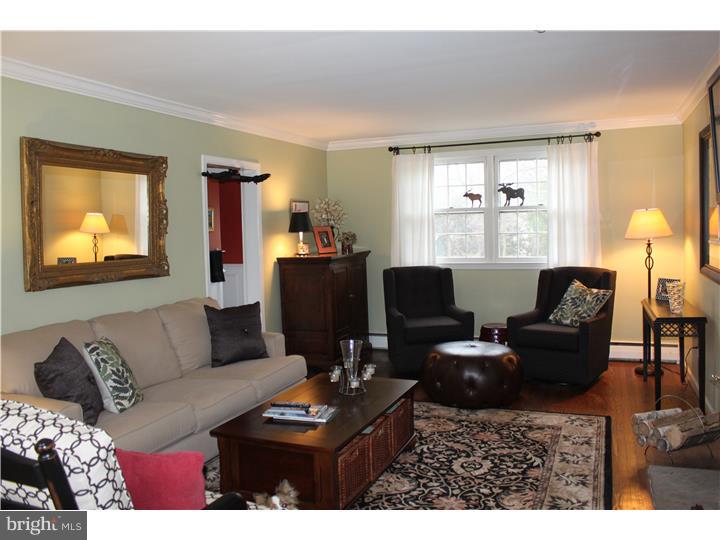 353 Old State Road Berwyn, PA 19312 - Photo 10 of 23 Living Room