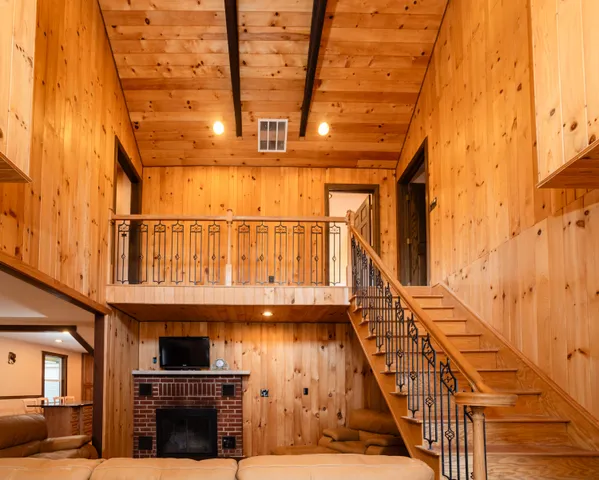 a view of entryway with a front door