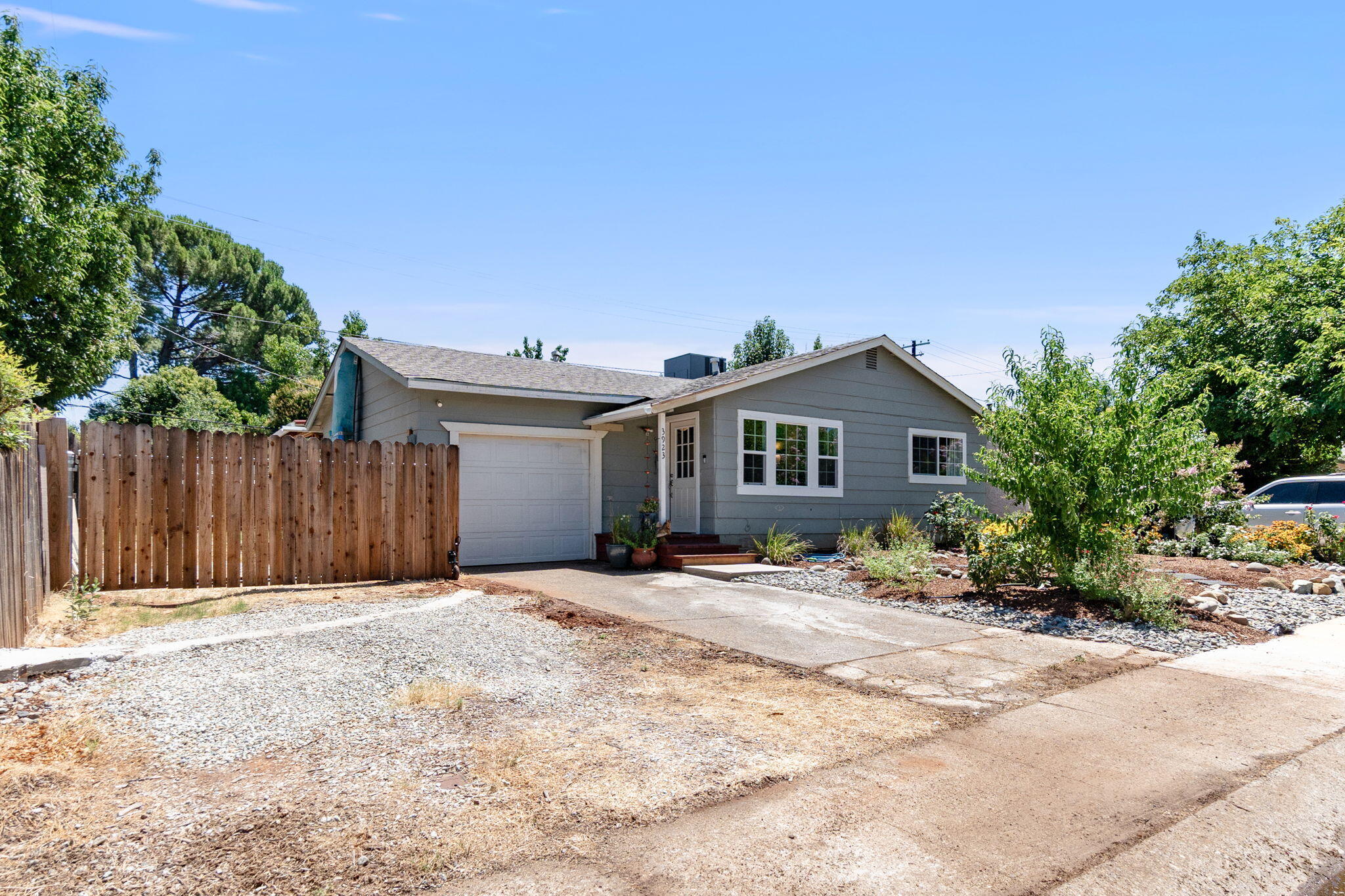 3923 Meteor Street Redding, CA 96002 - Photo 2 of 31 3923 Meteor Dr