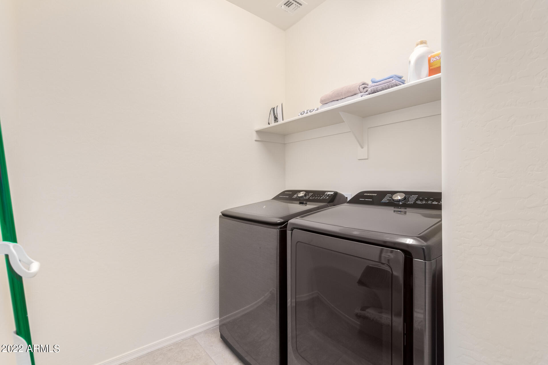 2825 West Apollo Road Phoenix, AZ 85041 - Photo 34 of 38 Laundry