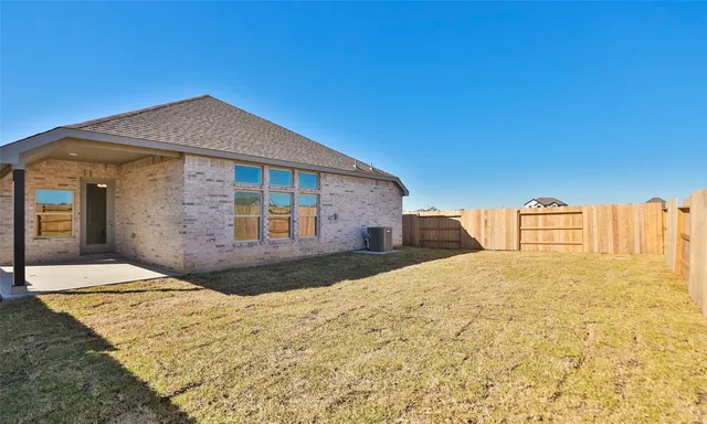 $2,850 | 427 Fields Forest Lane, Dayton, TX 77535