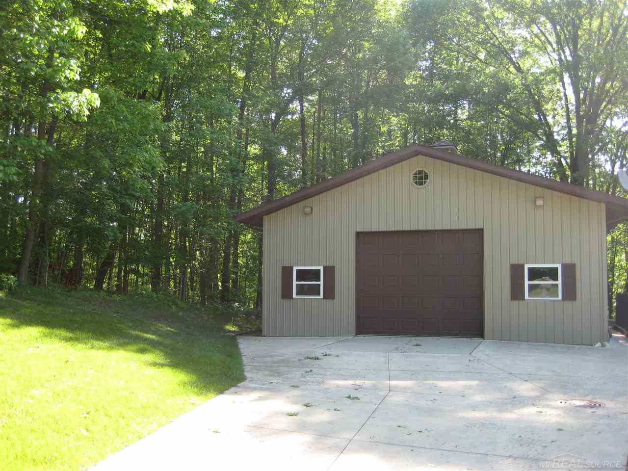 3566 Charitoo Ridge Leonard, MI 48367 - Photo 5 of 24