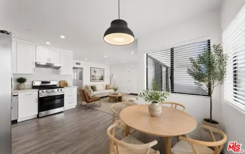 $4,950 | 1254 9th Street, Unit B, Santa Monica, CA 90401