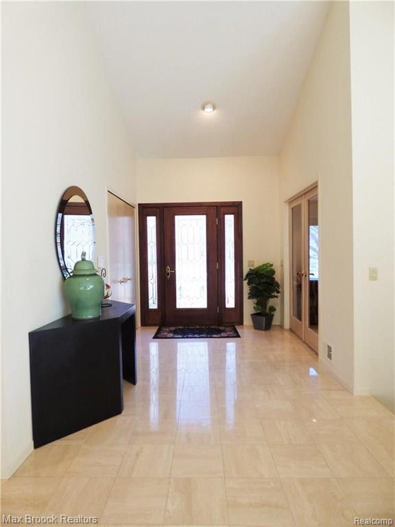 48 Vaughan-Ridge Road Bloomfield Hills, MI 48304 - Photo 3 of 18