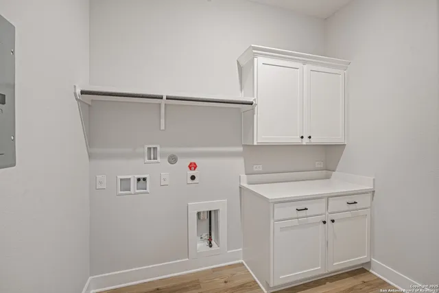 $559,900 | 305 Lawrence Drive, Castroville, TX 78009