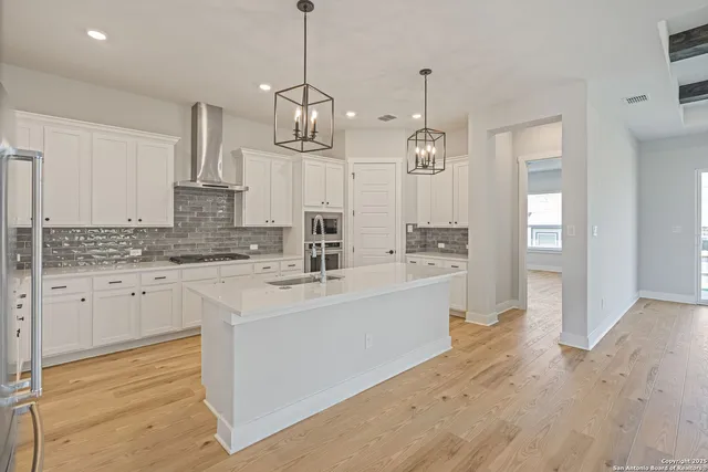 $559,900 | 305 Lawrence Drive, Castroville, TX 78009