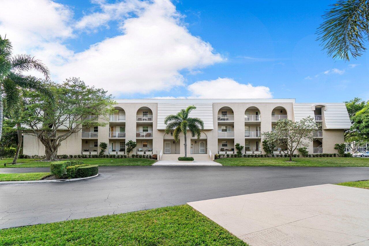 765 Jeffery Street, Unit 201 Boca Raton, FL 33487 - Photo 1 of 37 002-765JefferyStreet-BocaRaton-FL-33487-