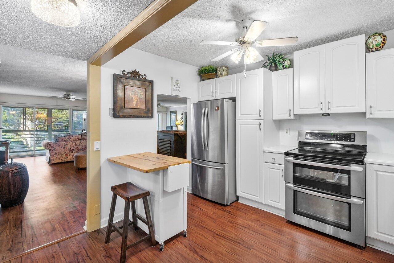 765 Jeffery Street, Unit 201 Boca Raton, FL 33487 - Photo 11 of 37 011-765JefferyStreet-BocaRaton-FL-33487-
