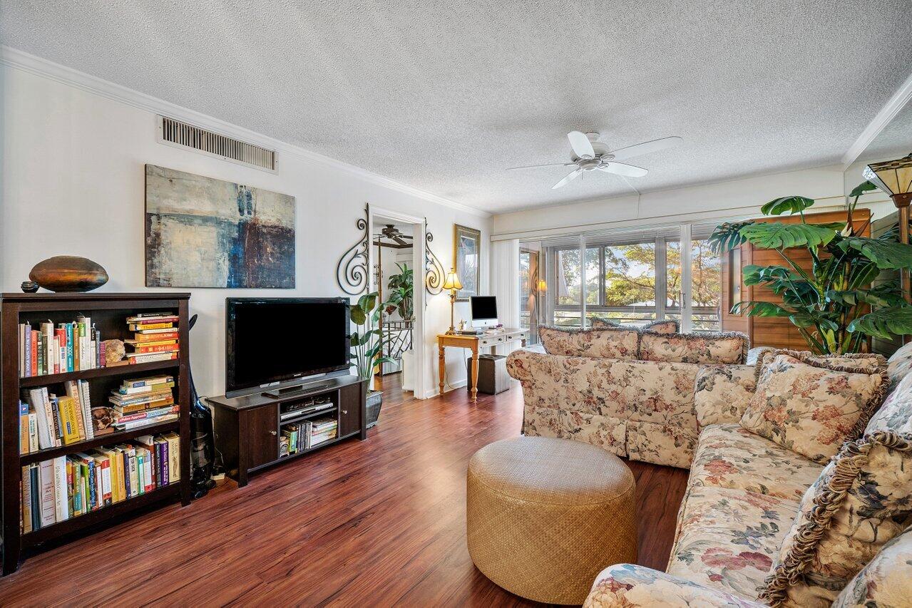 765 Jeffery Street, Unit 201 Boca Raton, FL 33487 - Photo 13 of 37 013-765JefferyStreet-BocaRaton-FL-33487-