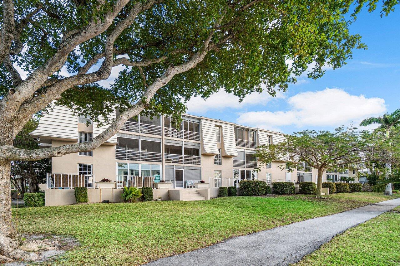 765 Jeffery Street, Unit 201 Boca Raton, FL 33487 - Photo 2 of 37 001-765JefferyStreet-BocaRaton-FL-33487-