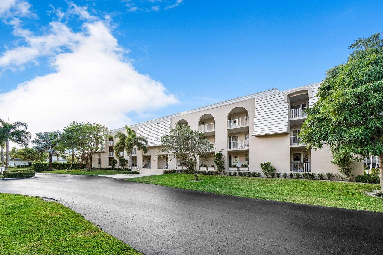 765 Jeffery Street, Unit 201 Boca Raton, FL 33487 - Photo 4 of 37 004-765JefferyStreet-BocaRaton-FL-33487-