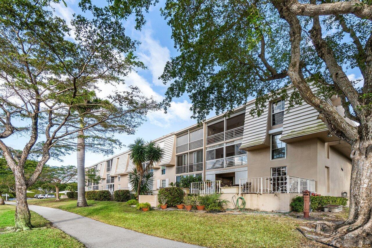 765 Jeffery Street, Unit 201 Boca Raton, FL 33487 - Photo 5 of 37 005-765JefferyStreet-BocaRaton-FL-33487-