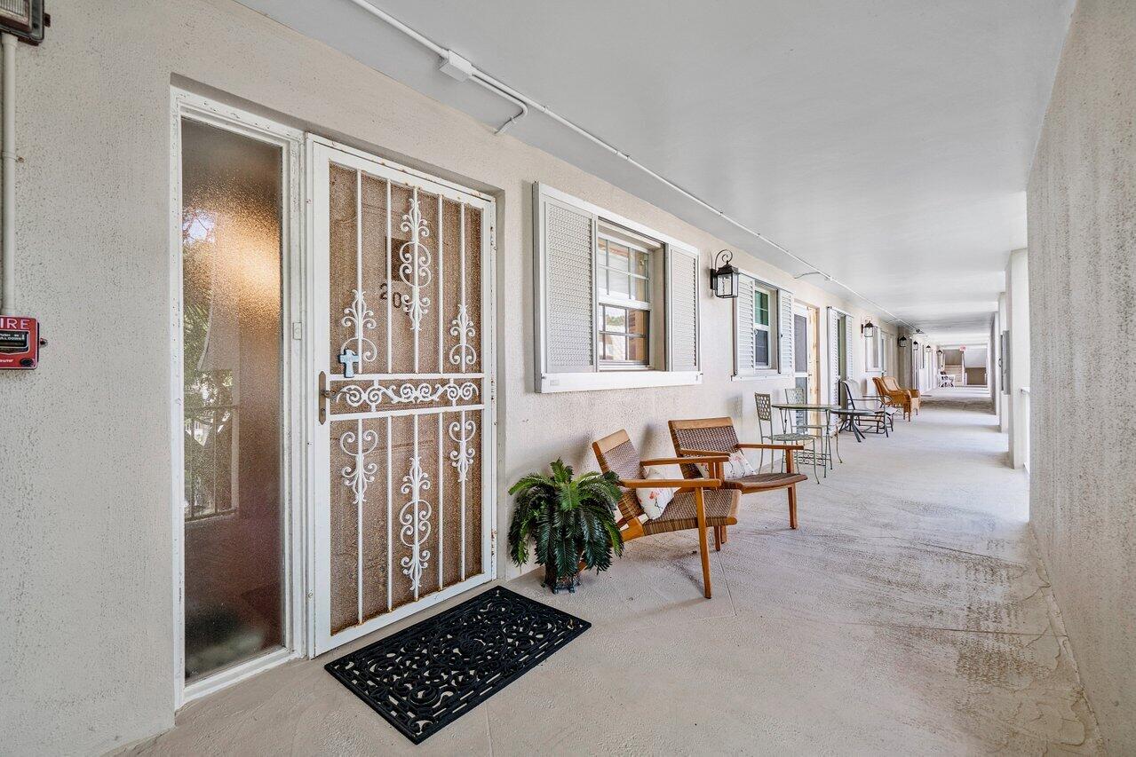 765 Jeffery Street, Unit 201 Boca Raton, FL 33487 - Photo 6 of 37 006-765JefferyStreet-BocaRaton-FL-33487-