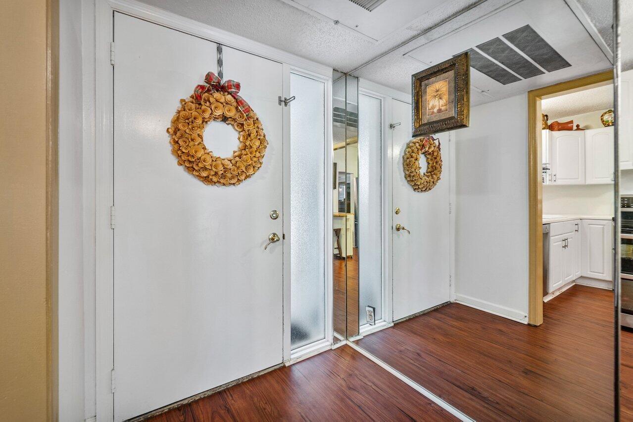 765 Jeffery Street, Unit 201 Boca Raton, FL 33487 - Photo 7 of 37 007-765JefferyStreet-BocaRaton-FL-33487-