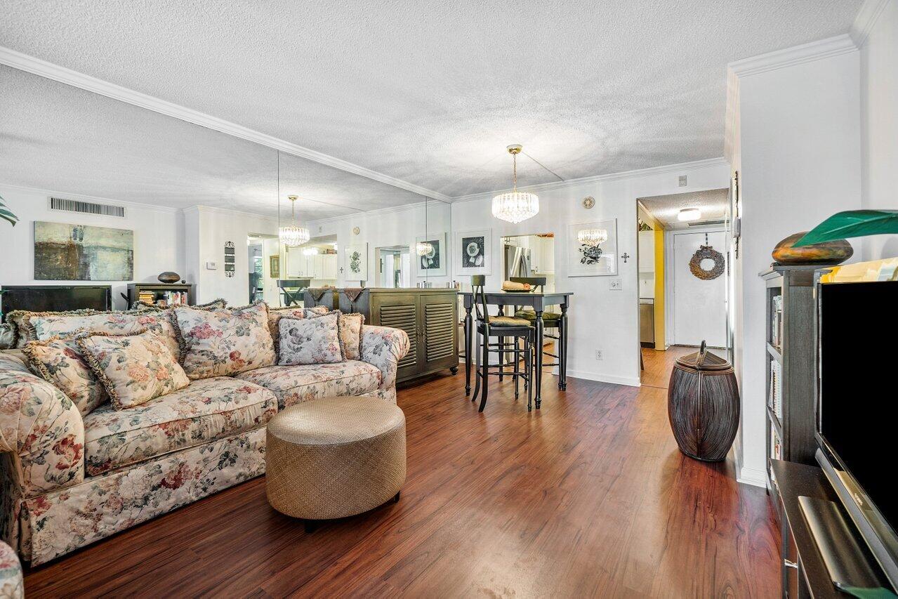 765 Jeffery Street, Unit 201 Boca Raton, FL 33487 - Photo 8 of 37 008-765JefferyStreet-BocaRaton-FL-33487-