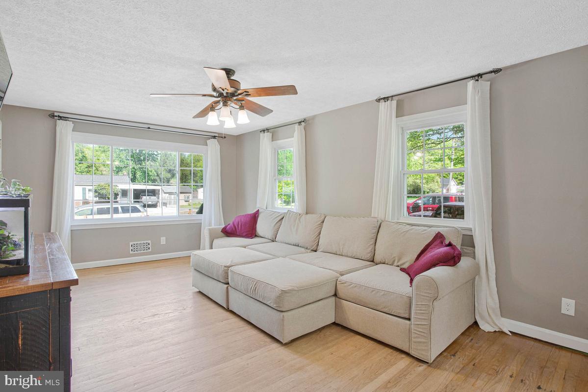24 Robshire Manor Road Huntingtown, MD 20639 - Photo 7 of 55