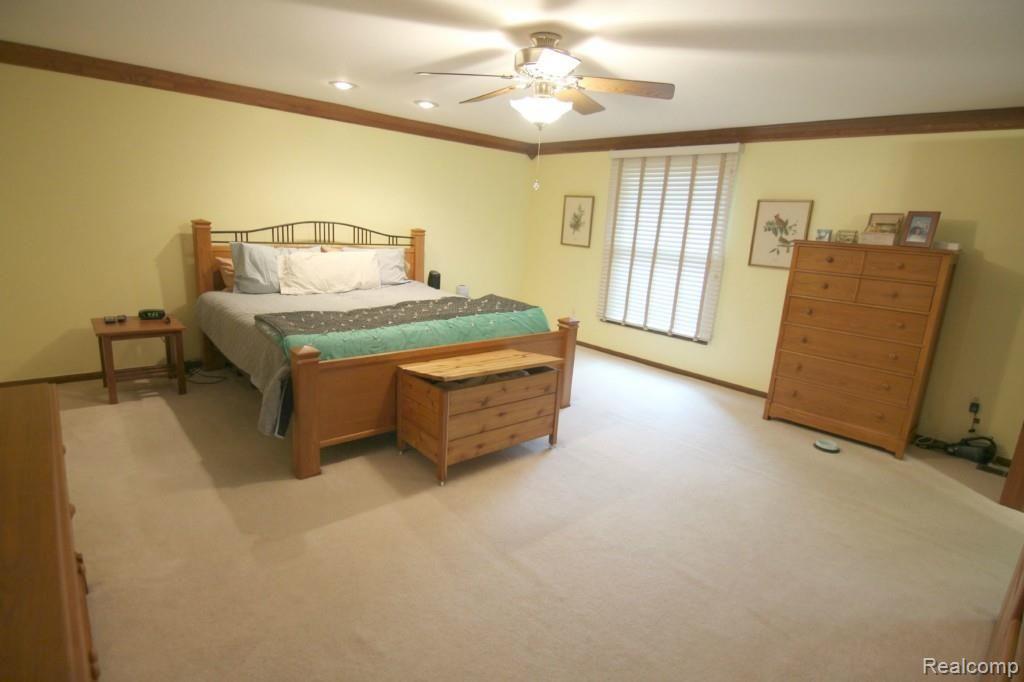 2836 Woodford Circle Rochester, MI 48306 - Photo 25 of 37 Woodford Cir Master Bedroom.jpg