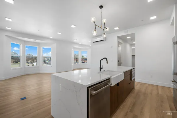 $1,080,000 | 55 East State Street, Unit 201, Eagle, ID 83616