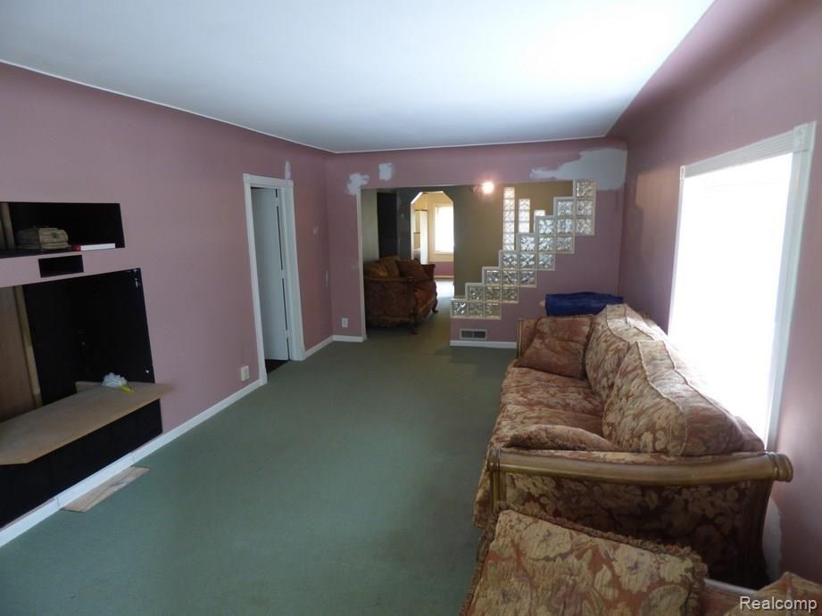 3153 Willet Avenue Rochester, MI 48309 - Photo 10 of 31 P1070924.jpg