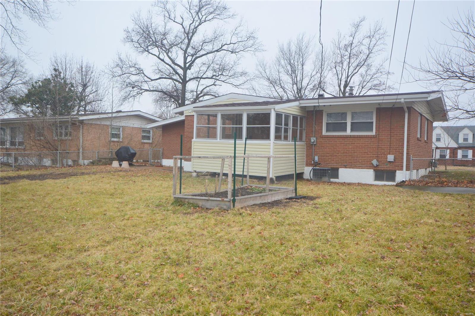 2268 Brown Road St. Louis, MO 63114 - Photo 2 of 23 Gallery Image 2